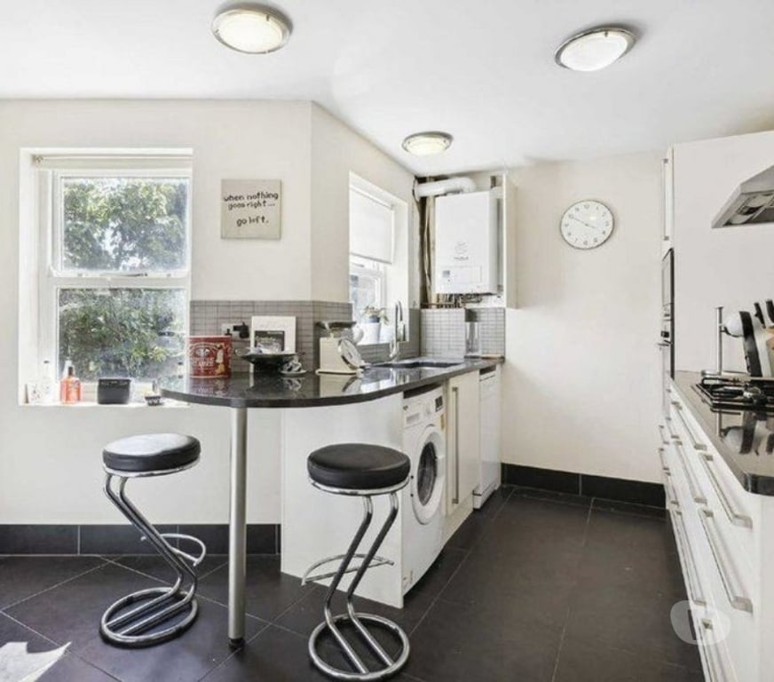 room to let West London Hounslow - Photos for Light Double Room with en-suite in friendly flat