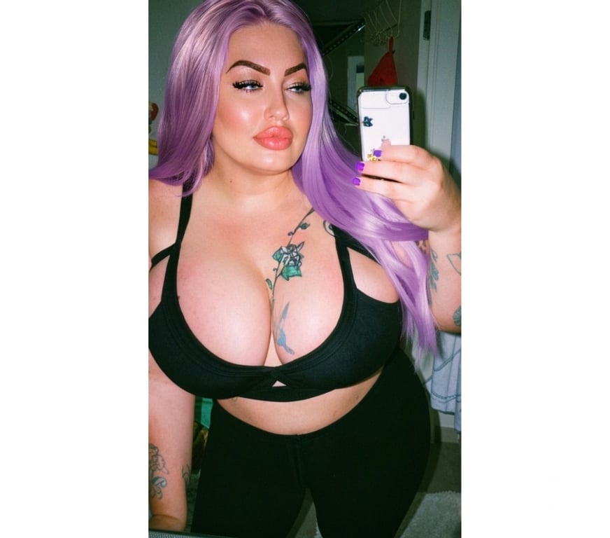 Escorts North West London Colindale - North West London - Photos for Busty Milf Maggi 💜⭐️Colindale 🙋🏼‍♀️💜