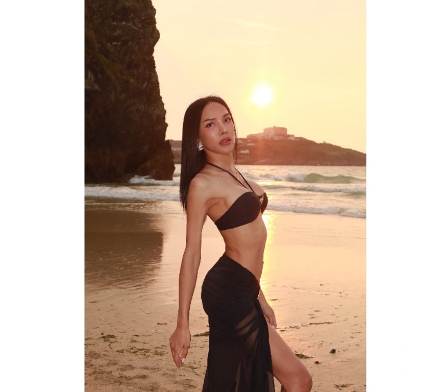 Escorts Dorset Bournemouth, Christchurch and Poole - Photos for Thai Model TS Emily