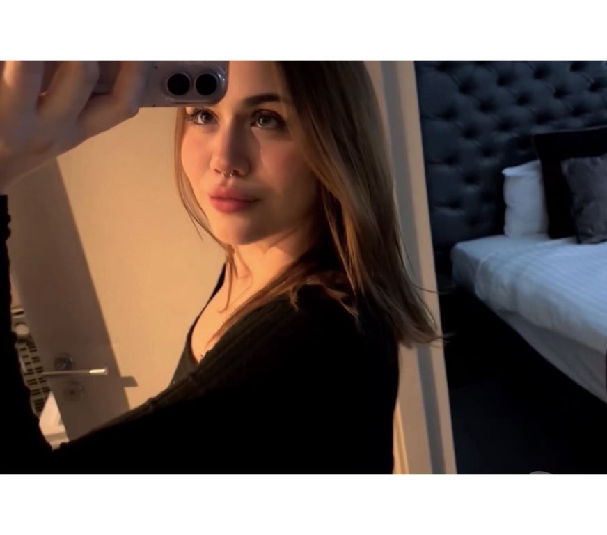 Escorts East London Mile End Station - East London - Photos for 🍆👅Ana best owo naughty girl 💦🥵
