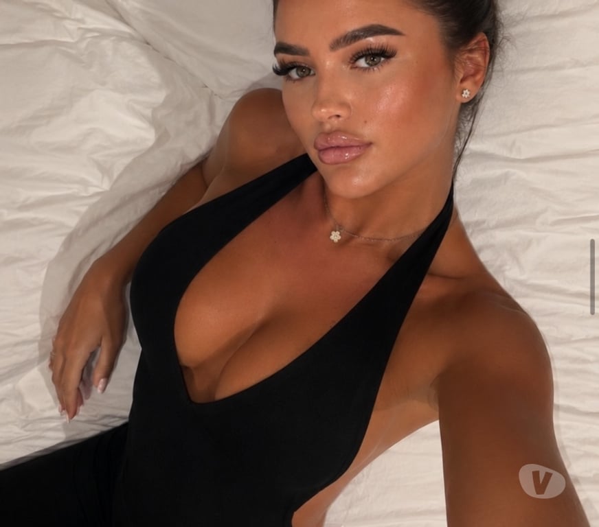 Escorts Hertfordshire Stevenage - Photos for Lisa✨New Busty Girl in Stevenage**British*Party