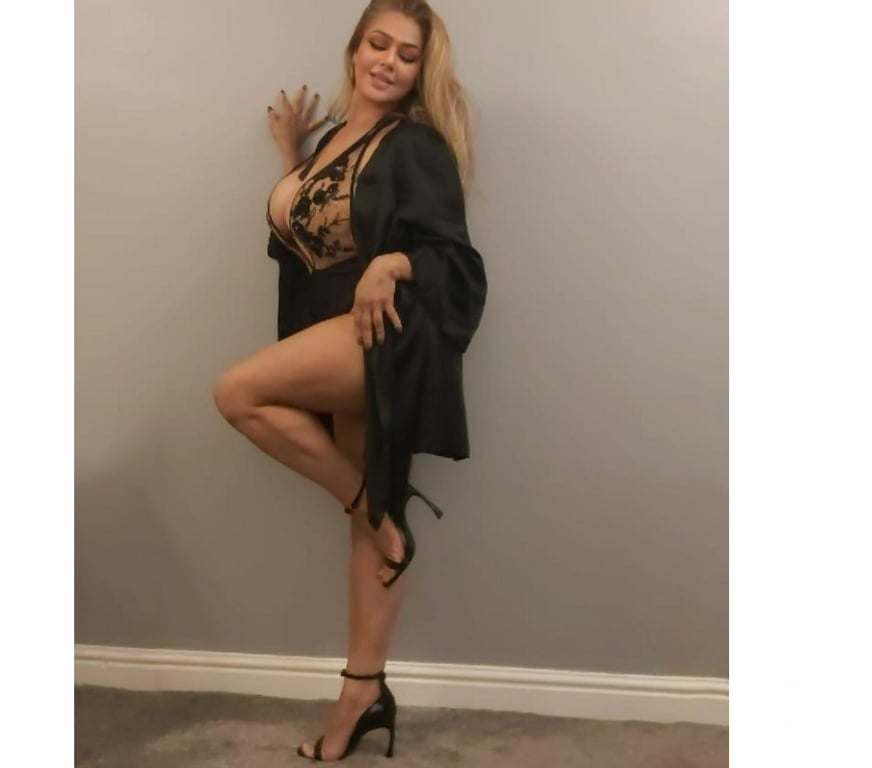 Escorts South East London Croydon - Photos for HOT Fun Loving Latina Lola! 🎉PARTY🎉🫦