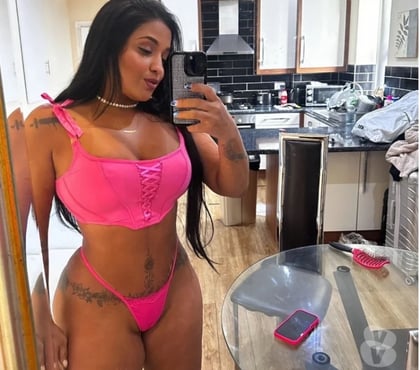  Escorts & Erotic Massage York City Centre York - Photos for Brazilian woman, very affectionate, great company🇧🇷
