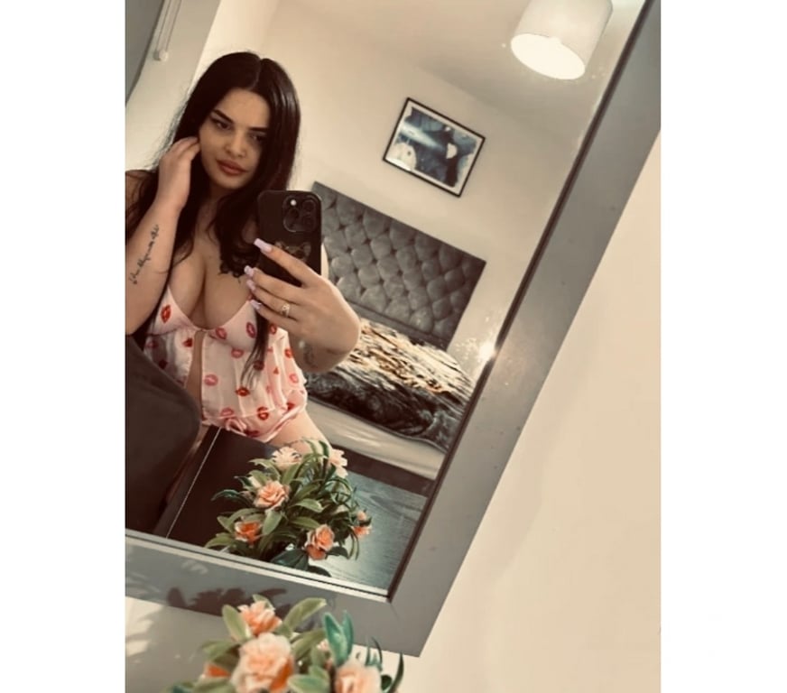 Escorts South Yorkshire Barnsley - Photos for Ella 😈 your best experience 😊 Curvy brunette 😈