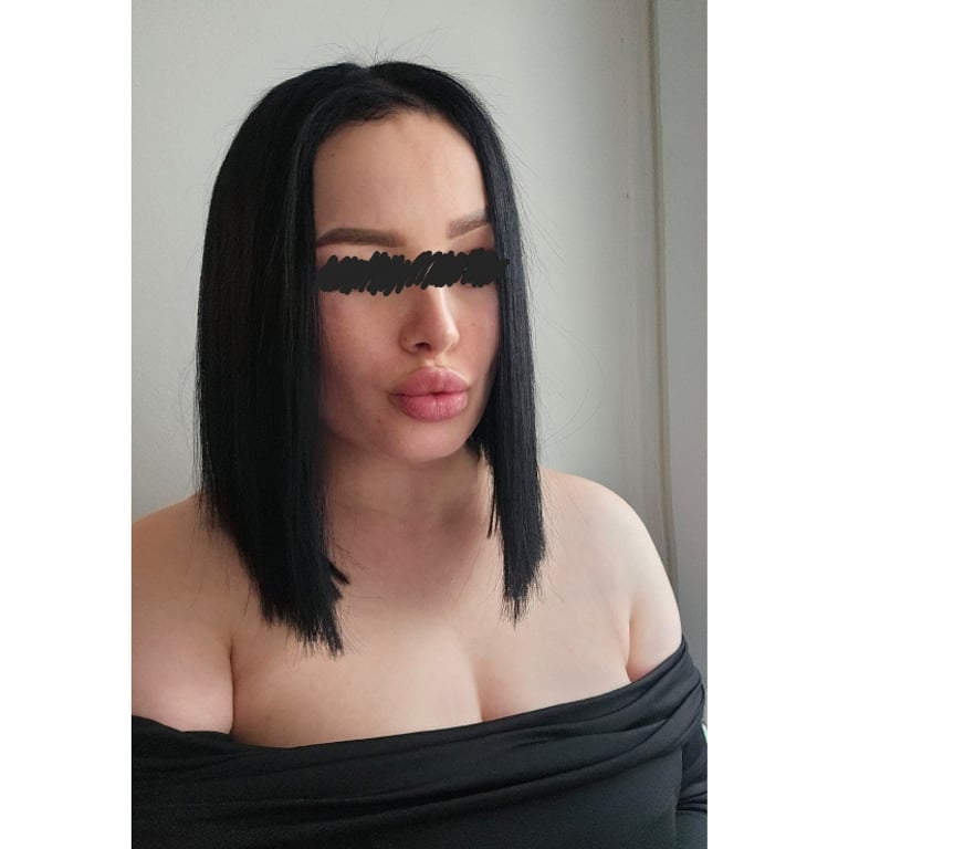 Escorts Surrey Epsom and Ewell - Photos for Sensual Massage with Nadin