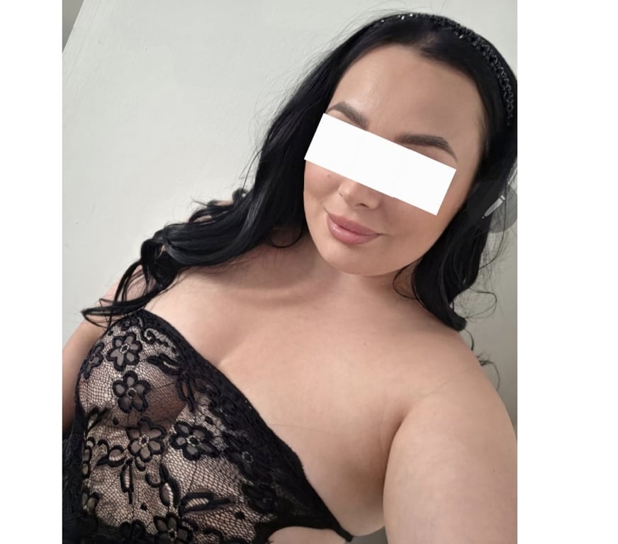 Escorts Surrey Epsom and Ewell - Photos for Sensual Hot Oil Massage at town centre (saturday only)