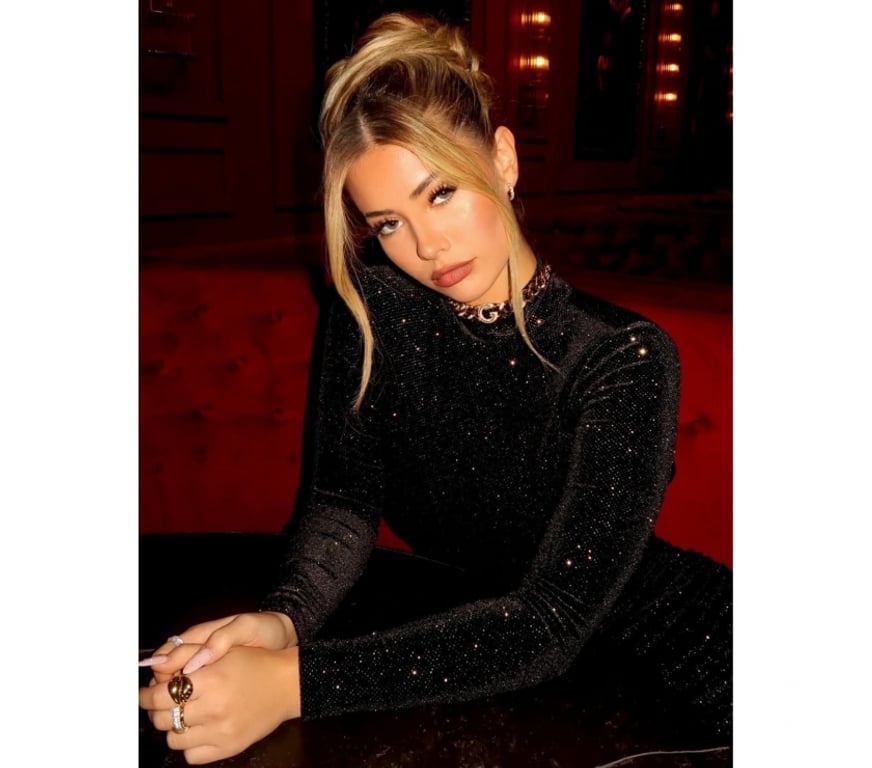 Escorts Bedfordshire Bedford - Photos for CAROLINE 🩷🩷 GFE 🩷🩷 AVAILABLE