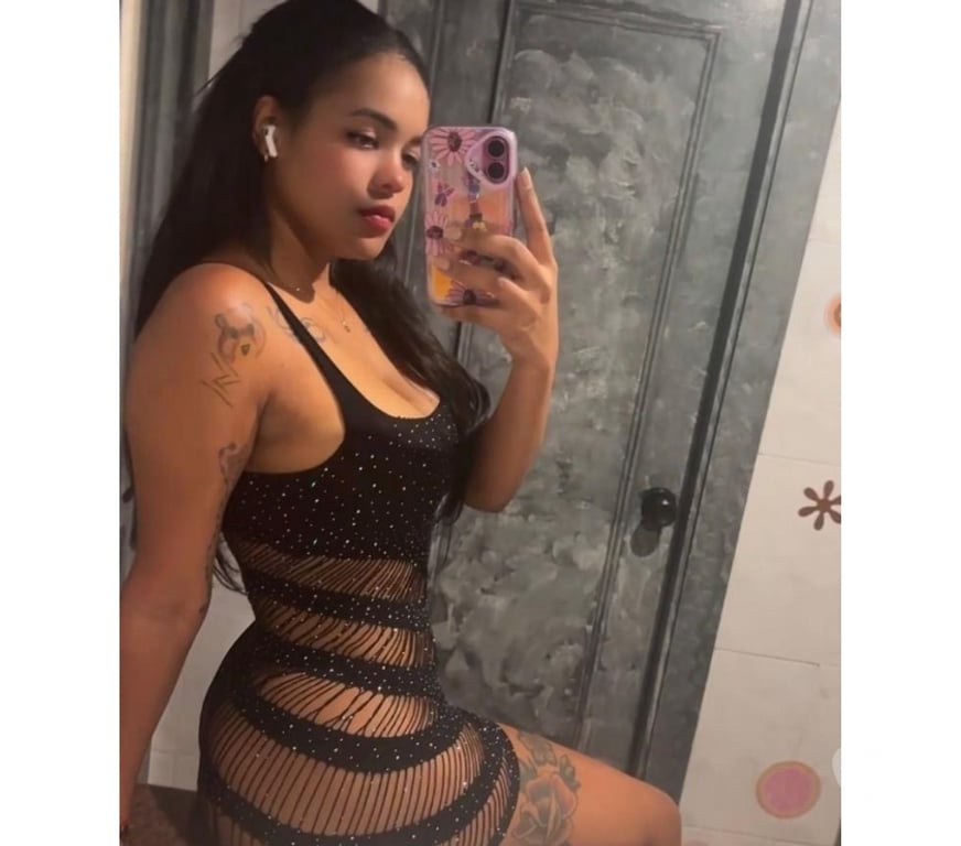 Escorts East London Pudding Mill Lane - DLR Station - East London - Photos for YOUR PETITE SWEET HOTTER THAN EVER🔥