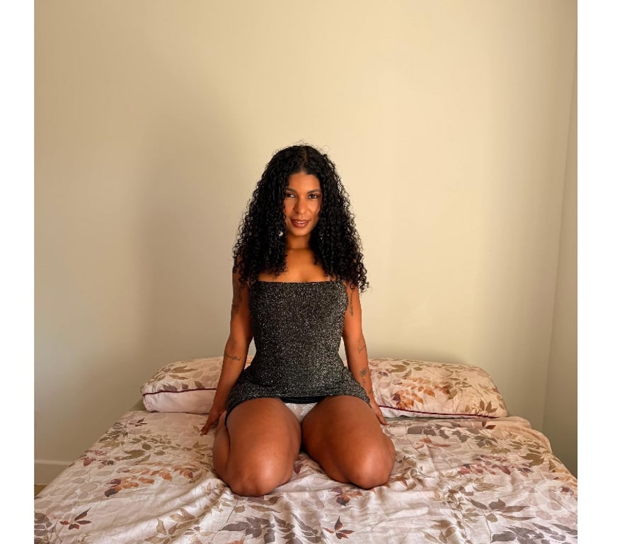 Escorts East London Stratford - East London - Photos for BEST CURLY🇧🇷SEXY❤️‍🔥✨❤️🥂PARTY🍾
