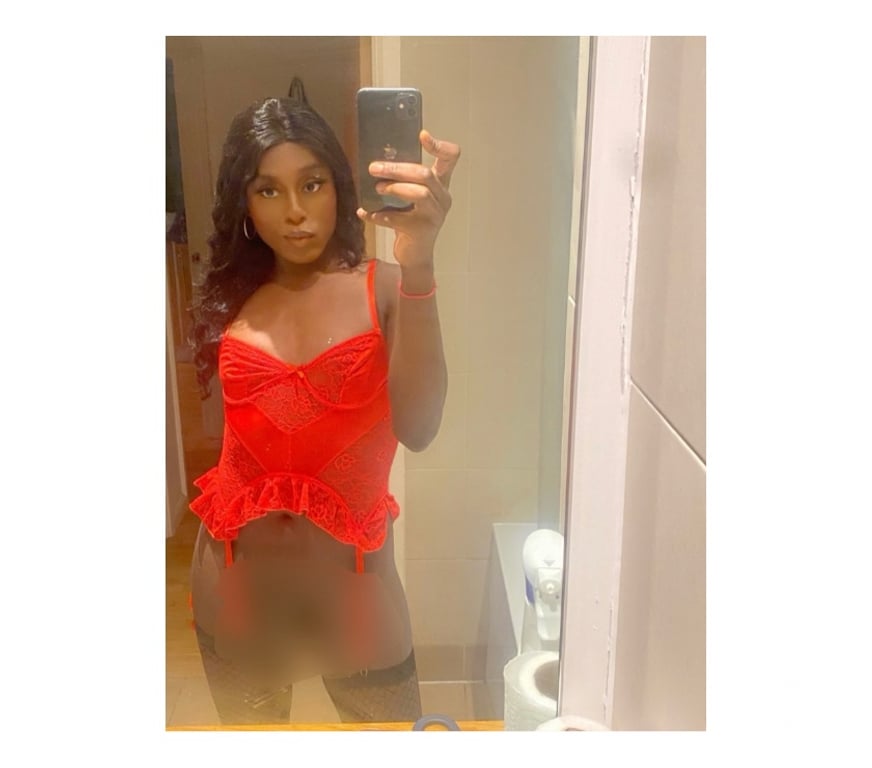 Trans Escorts West Yorkshire Leeds - Photos for Black TS visiting Leeds with 8 inches