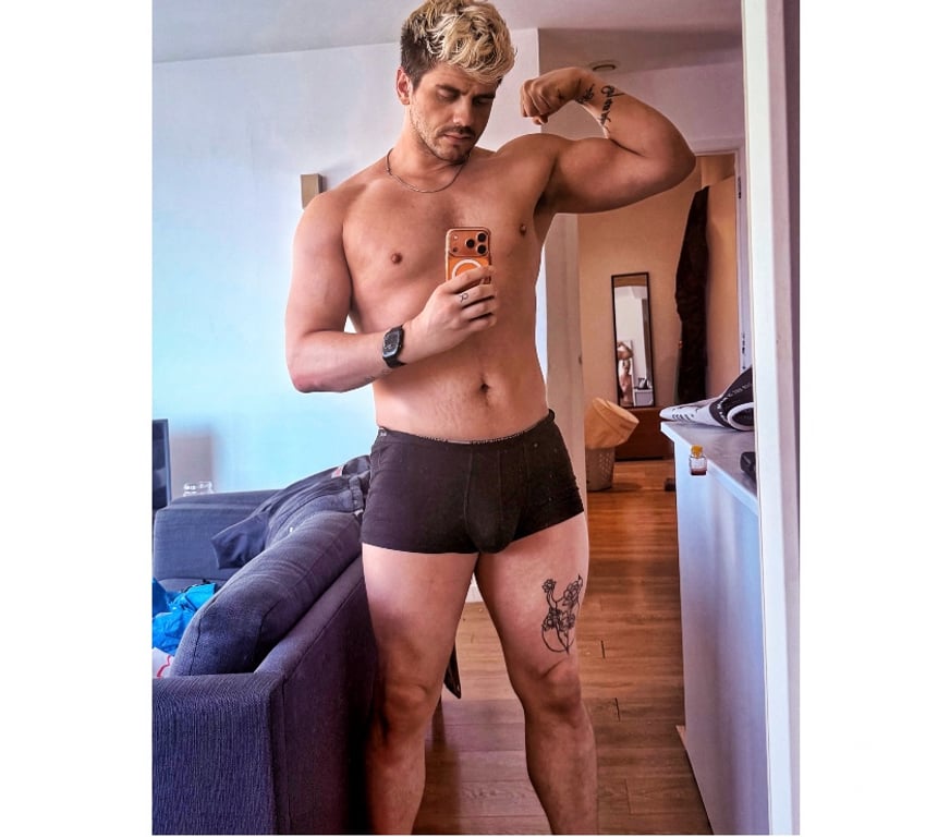 Gay massage West Yorkshire Leeds - Photos for 6ft, XL & confident northerner. Avl for In Outcalls😉