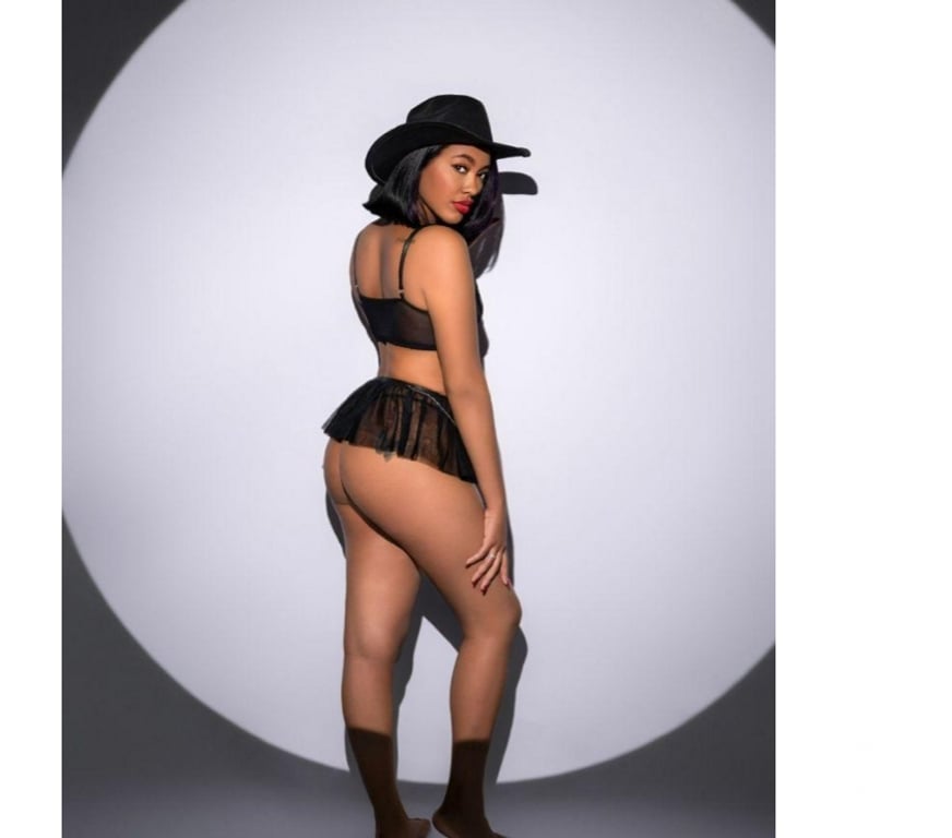 Escorts South East London Brixton - South East London - Photos for Sophisticated, Friendly Companion Available