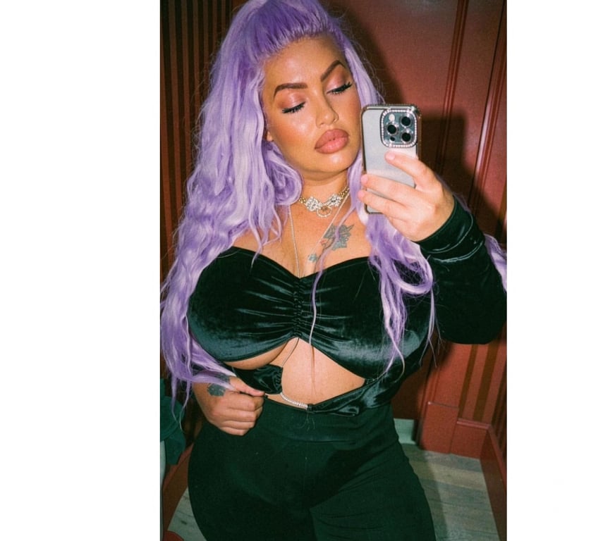 Escorts Barnet Edgware - Barnet - Photos for Busty Milf Maggi Colindale 😄👋💜🫵🏻