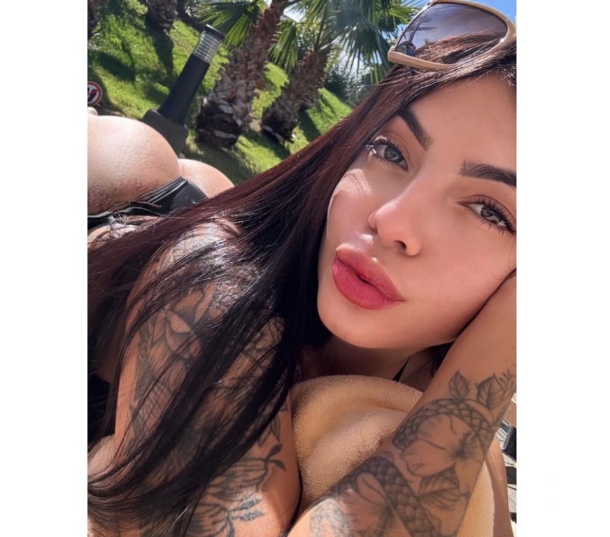 Escorts West London Hounslow - Photos for Laura Sweet Brazilian 🇧🇷🎀
