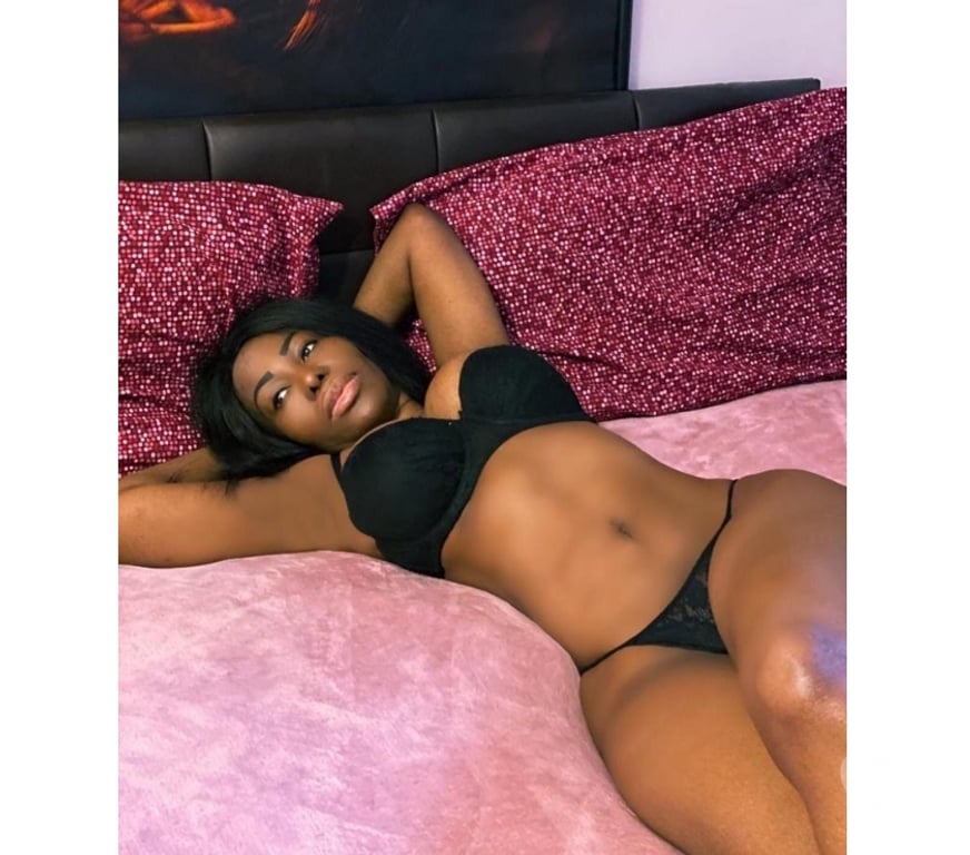 Escorts Essex Basildon - Photos for Hello l'm veronica