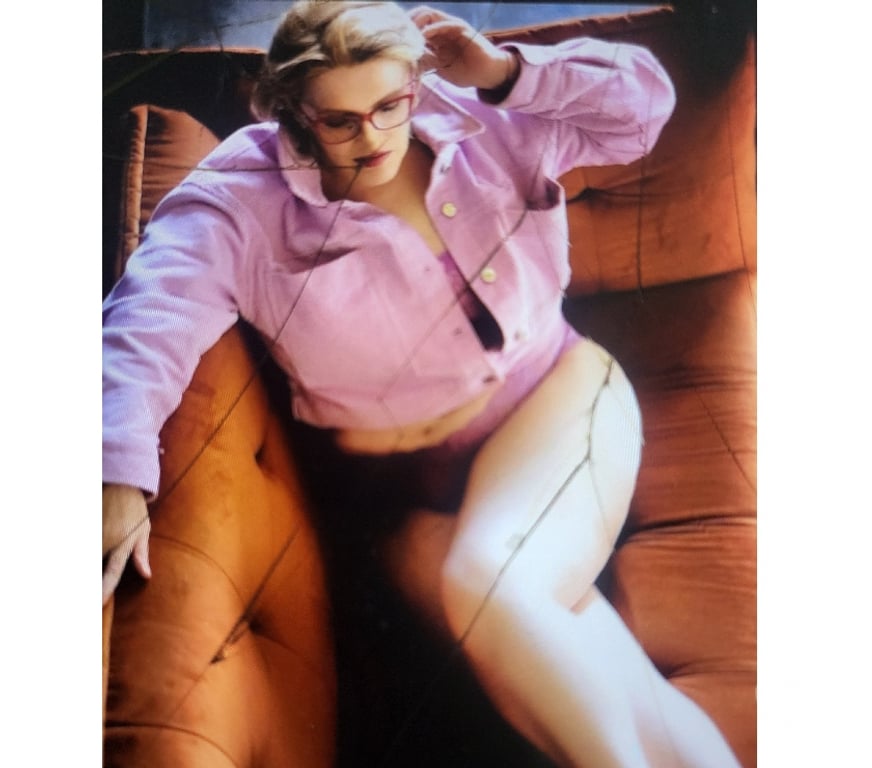 Escorts Surrey Guildford - Photos for NEW NEXT DOOR MILF. GFE AND OWO.