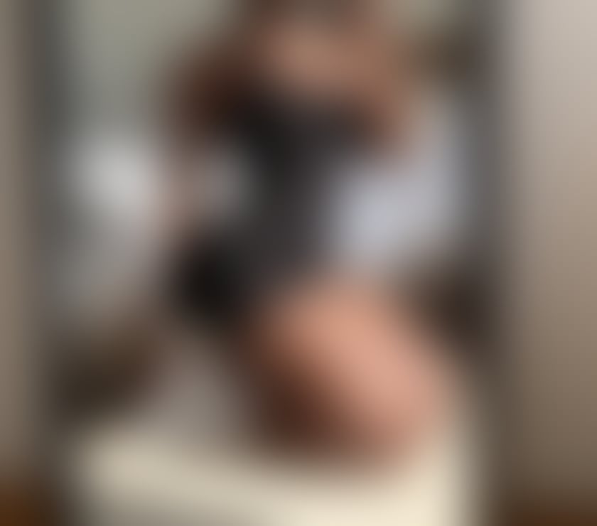 Escorts East London London City Airport - DLR Station - East London - Photos for Busty party babe Vi ready to please you