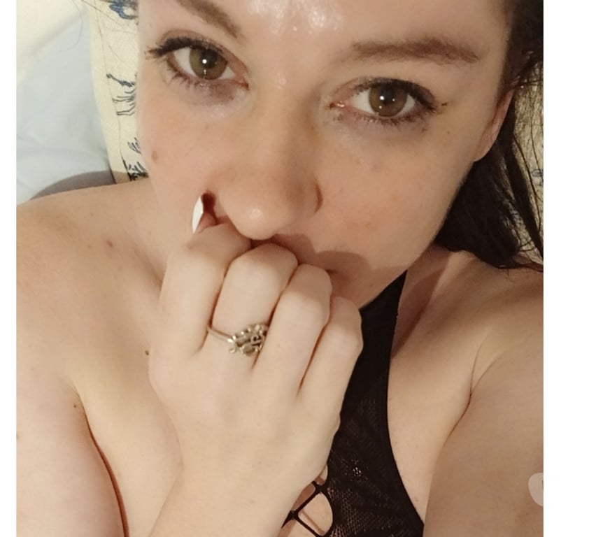 Escorts West London Hillingdon - Photos for Petite, curvy, beautiful