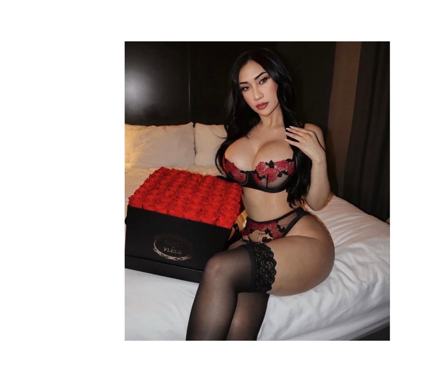 Escorts Falkirk Falkirk Town Centre - Falkirk - Photos for Hi, I'm Carol, a Latina party girl.