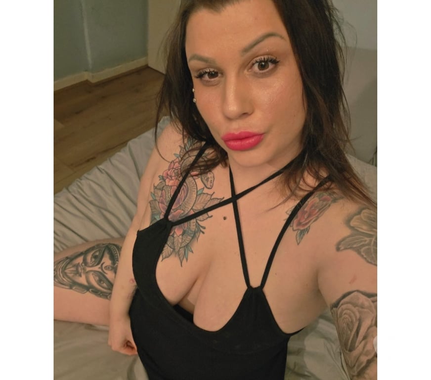 Escorts East London Newham - Photos for 🌸ZARA🌸CURVY AND TATTOOED IN E16🌸