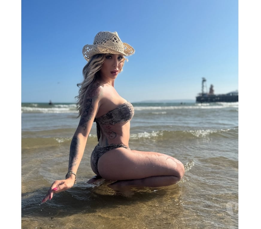 Trans Escorts Warwickshire Nuneaton and Bedworth - Photos for Vivi Seduction , Brazilian Blonde