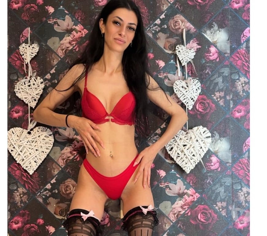 Escorts Surrey Woking - Photos for 💥hey new here💥 only outcall