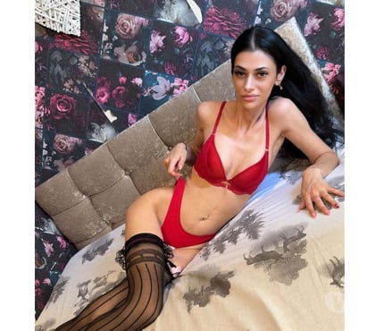 Escorts Woking Town Centre Woking - Photos for 💥hey new here💥 only outcall
