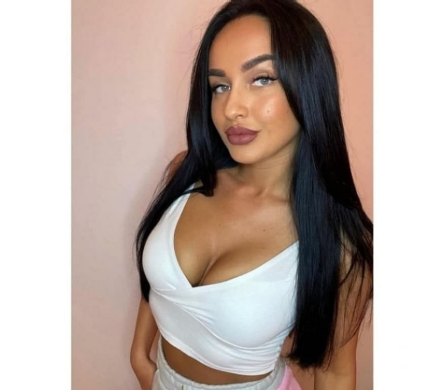 Escorts West Yorkshire Leeds - Photos for 🥰Outcall and incall for you call me i come to you🥰