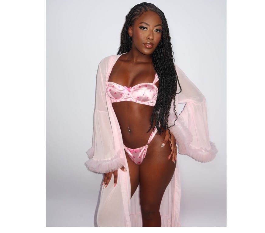 Escorts Greater Manchester Bolton - Photos for Sofia 🇧🇷 | Brazilian Charm ✨