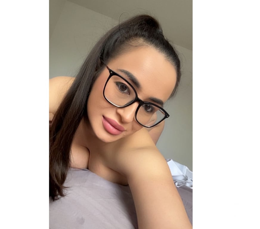 Escorts Surrey Spelthorne - Photos for BRAZILIAN BIG BUM KIMBERLY😈CALLME😈