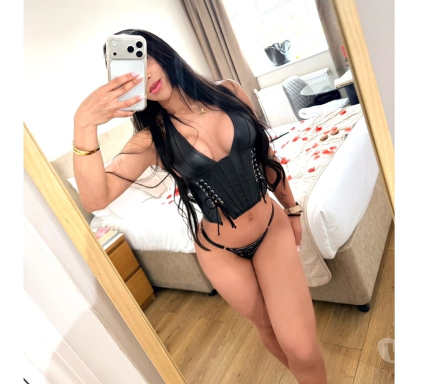 Escorts South West London Tolworth - South West London - Photos for Karol, a new Brazilian in the area.🔥💋😈