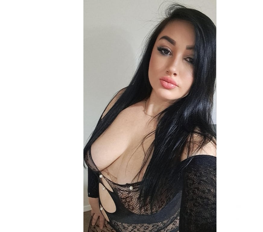 Escorts Barnet Edgware - Barnet - Photos for Hello guys New party grils