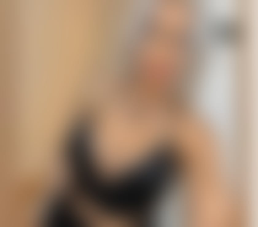  Escorts & Erotic Massage Guildford Town Centre Guildford - Photos for 🩵BLONDE💜 HOT🩵 NEW💜 24 7