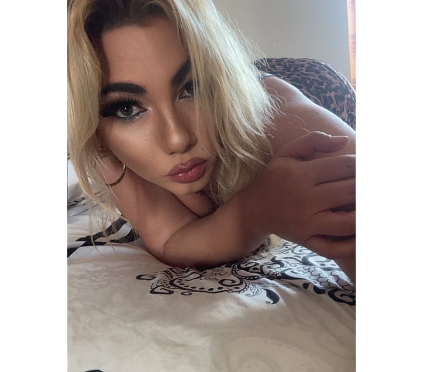 Escorts Staffordshire Stoke-on-Trent - Photos for Selena Shemale party girl no rush 100% real