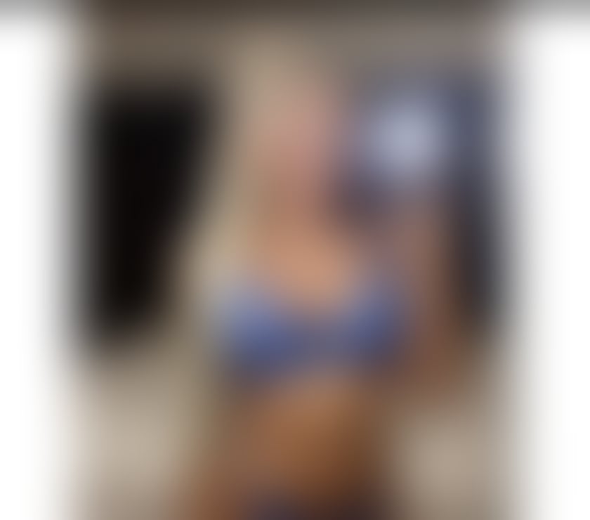 Escorts Cornwall Newquay - Cornwall - Photos for Blond escort best service outcall only xx