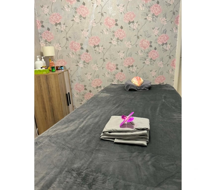 Escorts Greater Manchester Bury - Photos for Thai relaxing massage, Hot oil full body massage in M45