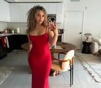 🌹 Elegance, curves, and a company you’ll remember