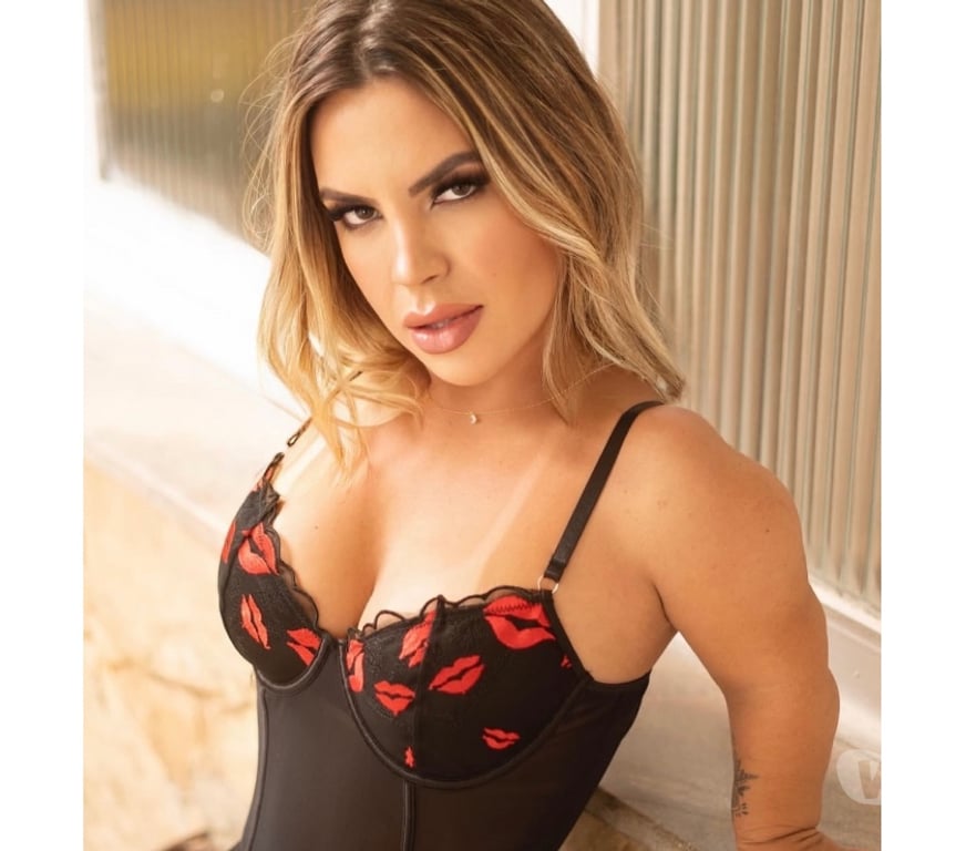 Escorts West Yorkshire Leeds - Photos for Tiny and naughty
