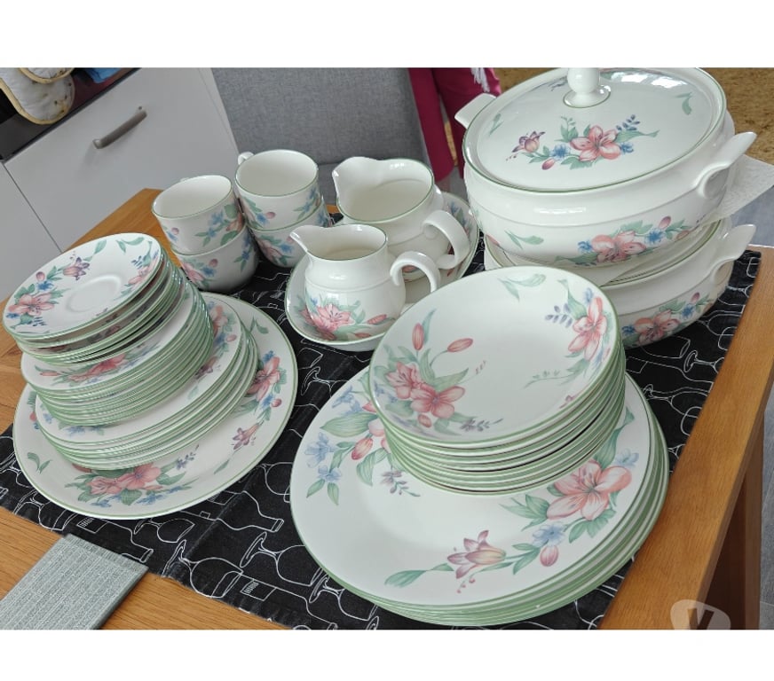 Furniture Staffordshire South Staffordshire - Photos for Royal Doulton Carmel Set Immaculate Condition