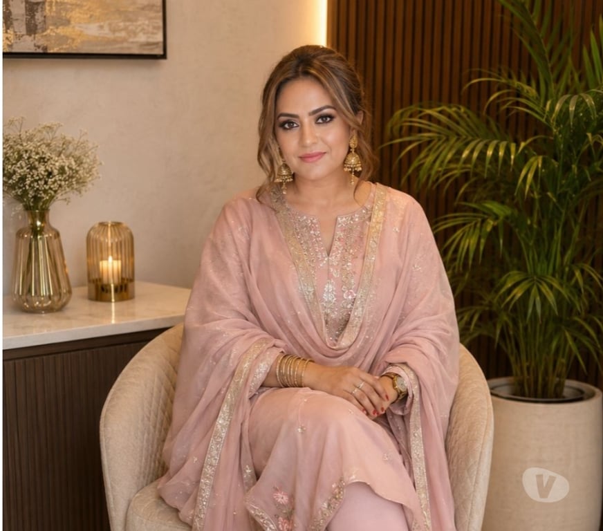 Escorts East London Walthamstow Central Station - East London - Photos for NEW 🥰💥INDIAN AND PAKISTANI