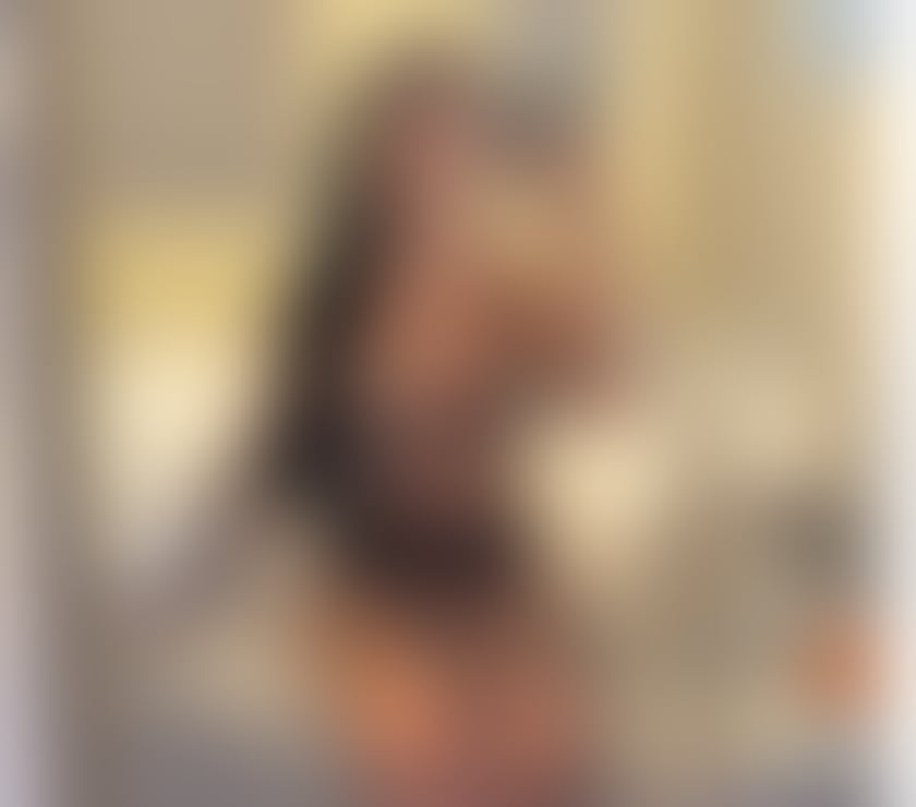 Photos for Yasmin brazzilian sexy 🔥🇧🇷👠👙🍸