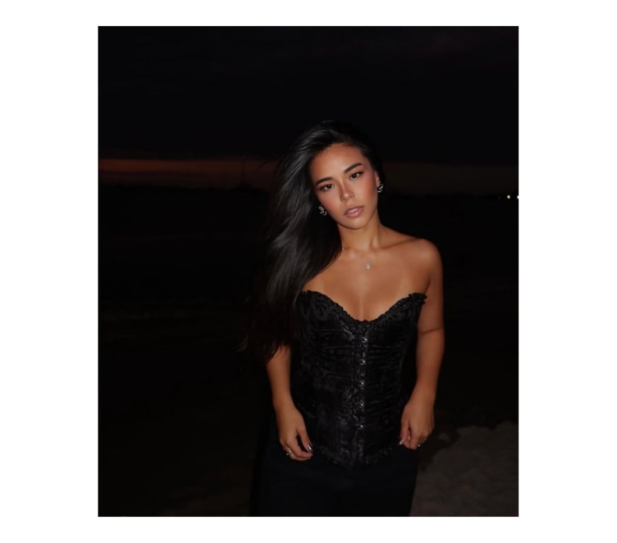 Escorts West London Hillingdon - Photos for Selena ❤ New Girl in Town 🍑🍹🍸🍷Party girl