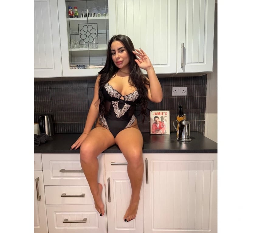 Escorts West Yorkshire Leeds - Photos for Brunette with big breasts 🔥🇧🇷