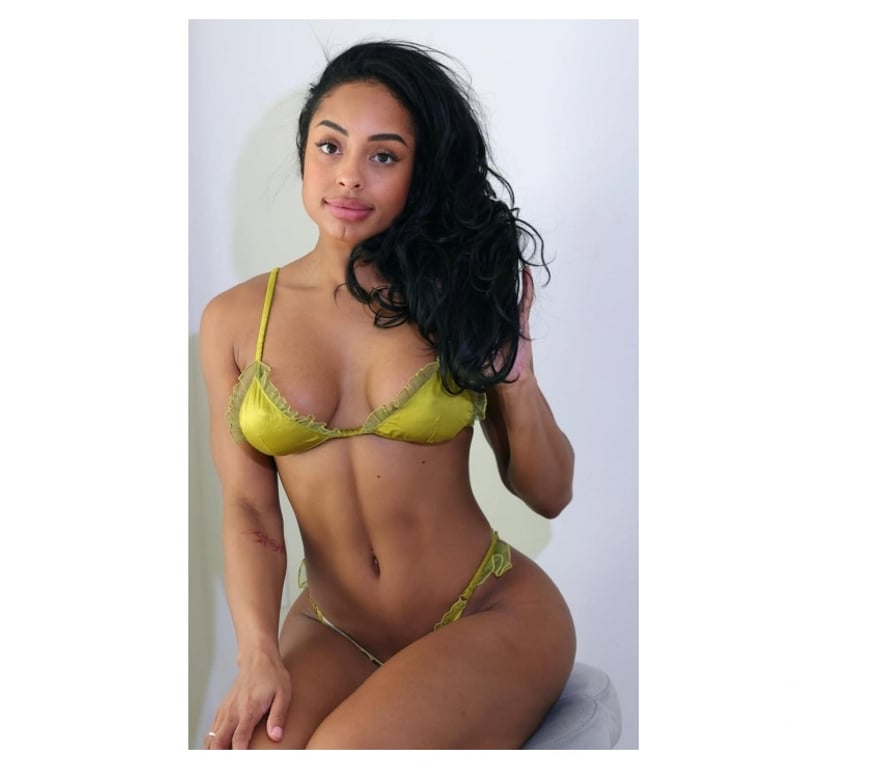Escorts West Midlands Dudley - Photos for beautiful Latina Camila