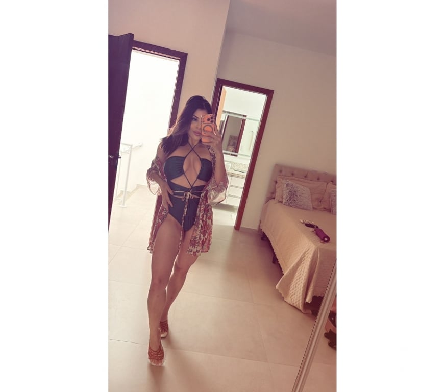 Escorts Greater Manchester Wigan - Photos for Hot Brunette GFE