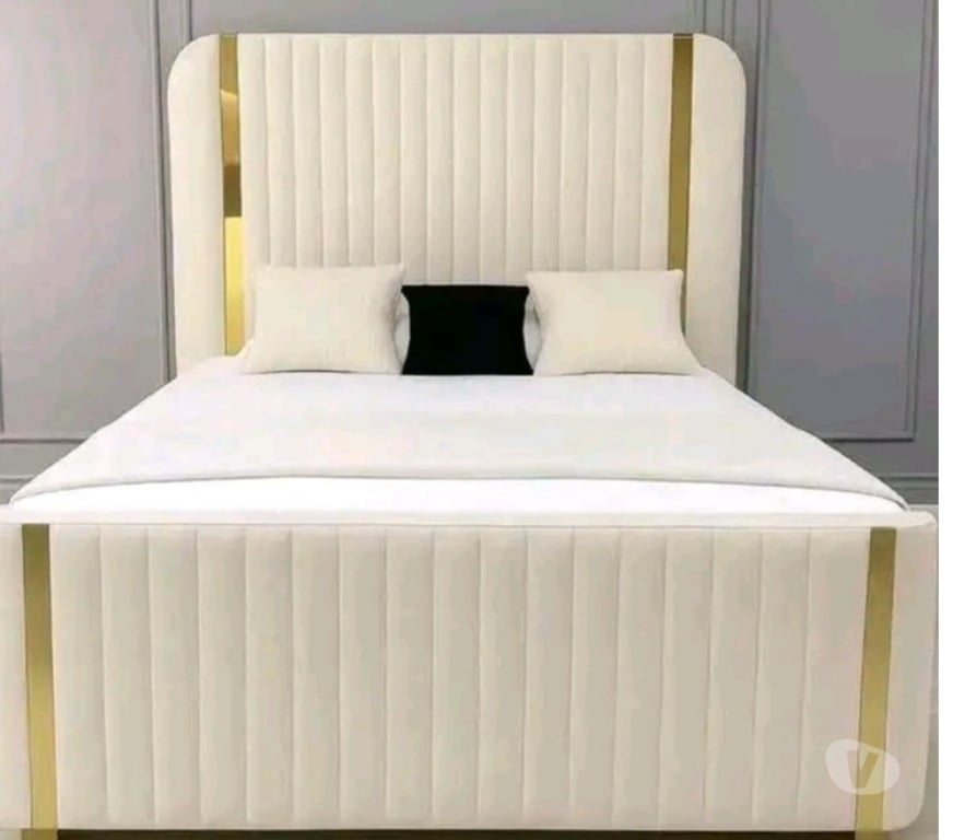 Furniture West Northamptonshire Long Buckby - West Northamptonshire - Photos for Luxury Carved Wood Bed Frame with Tufted Upholstered