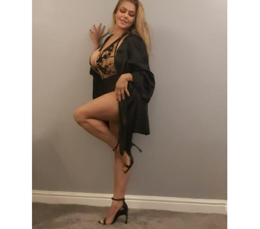 Escorts South East London Croydon - Photos for HOT Fun Loving Latina Lola! 🎉PARTY🎉🫦