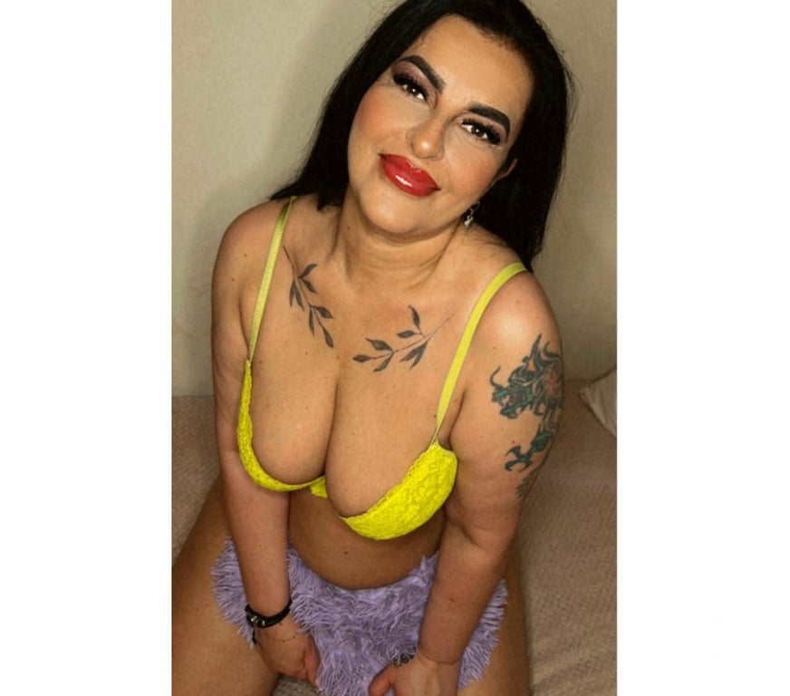 Escorts East London Leyton - East London - Photos for Mature curvy lady waiting for you ♥️ no rush ♥️