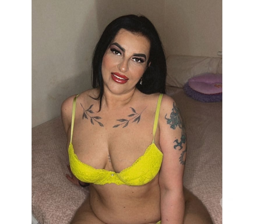 Escorts East London Leyton - East London - Photos for Mature curvy lady waiting for you ♥️ no rush ♥️