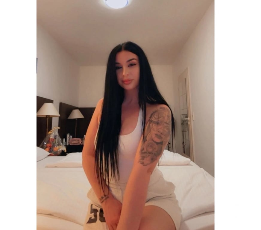 Escorts North West London Kilburn - North West London - Photos for New Lola on Kilburn real pic party girl